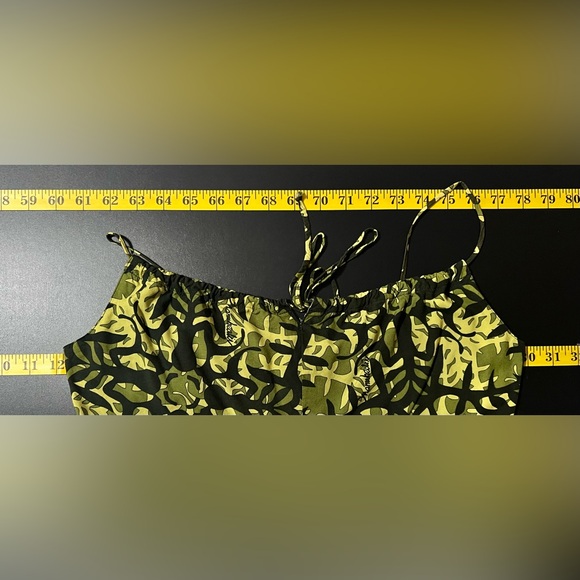 Manuhealii Green and Black Floral Dress - Picture 8 of 8